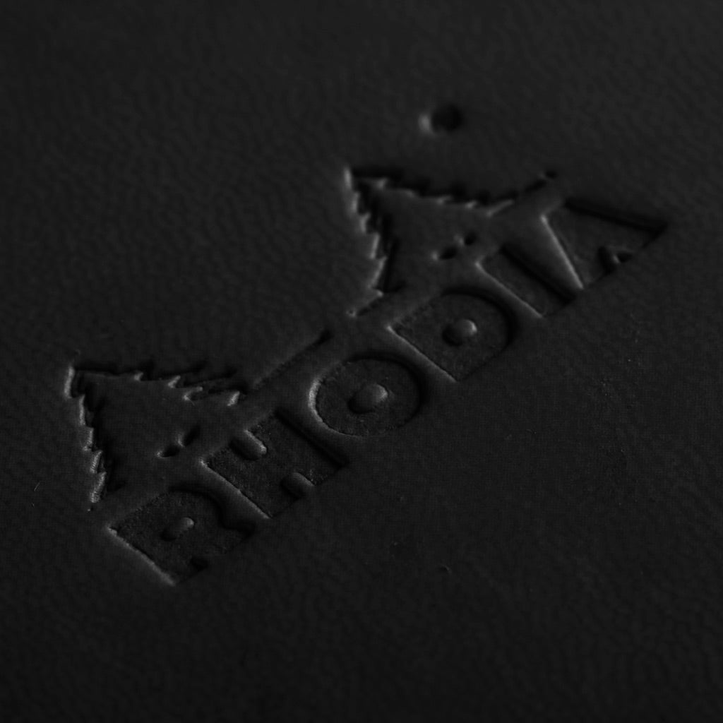 Relief de couverture du carnet Rhodia noir à couverture rigide